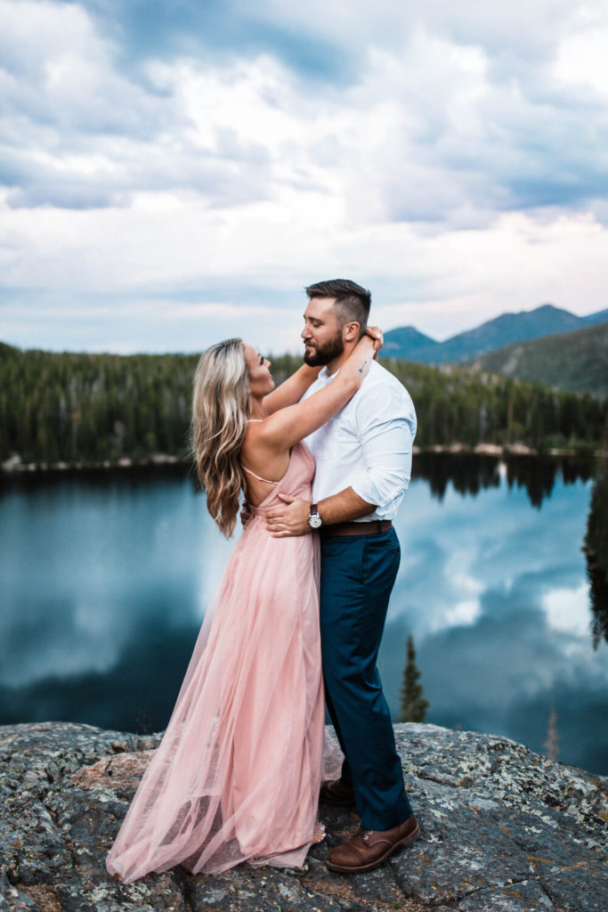 what to wear for engagement photos in spring