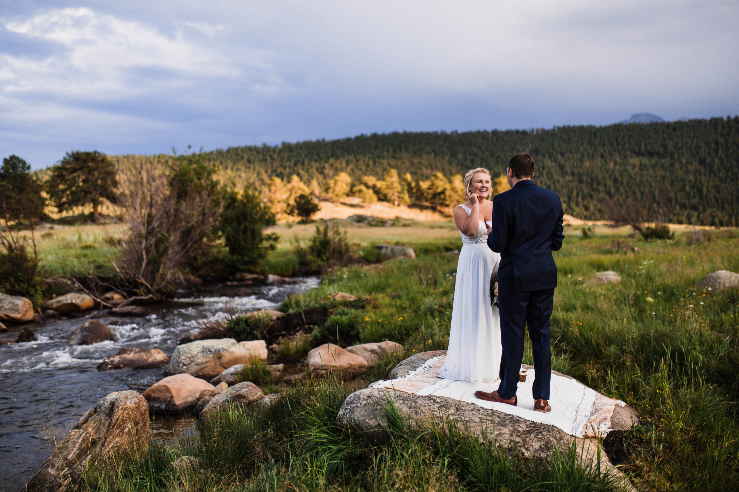 adventure wedding photo ideas